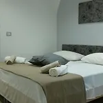 都拉如亚旅馆 3*